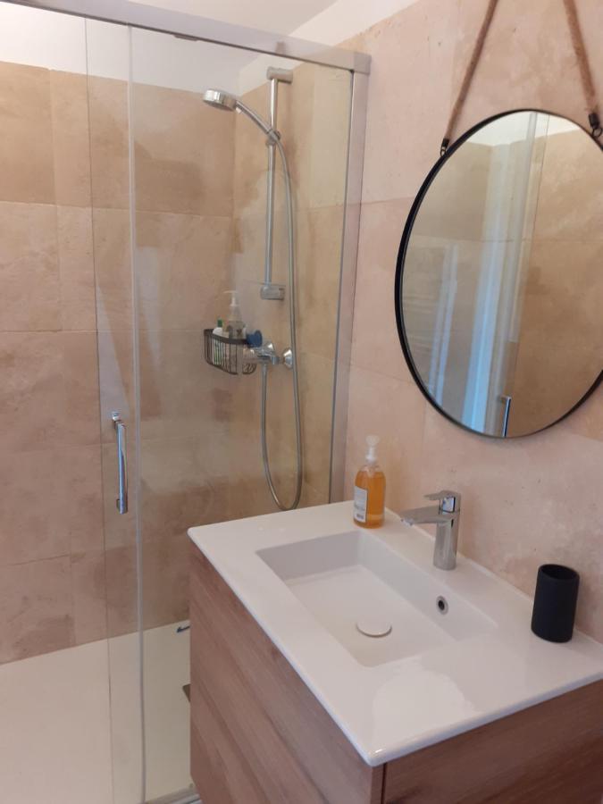 Bed and Breakfast La Fee Des Eaux Vernaison Экстерьер фото